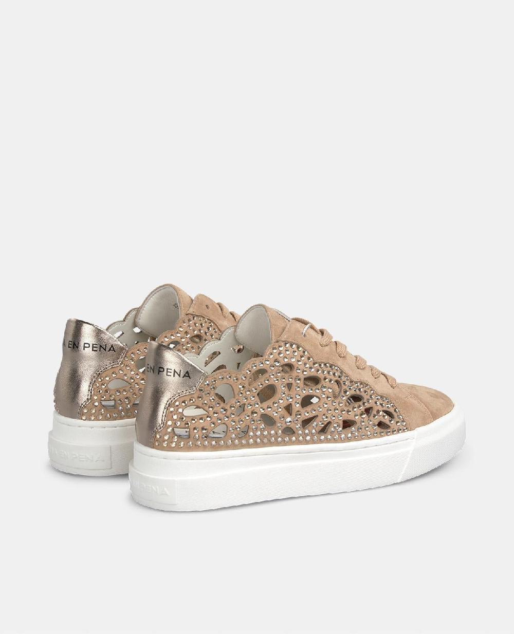 Alma en pena SNEAKER CON CALADO Superdescuento