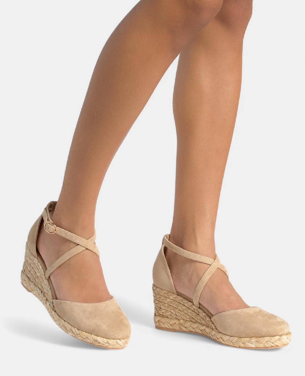 Alma en pena ZAPATO CUÑA TIRAS CRUZADAS En oferta