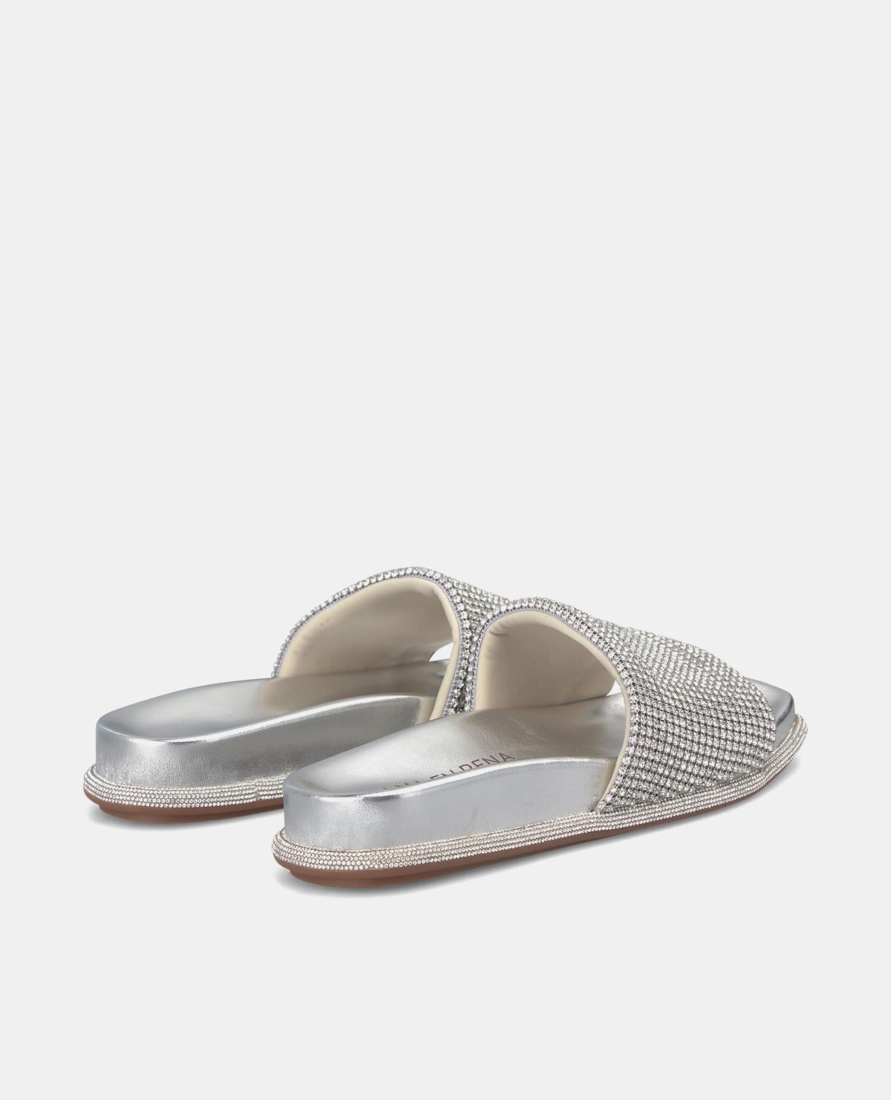 Alma en pena SANDALIA PLANA TIRA STRASS En oferta