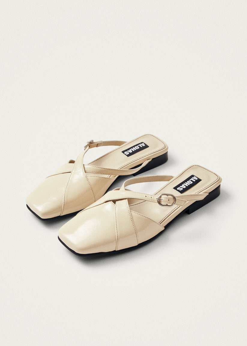 Alohas Adria Onix Mules de Cuero Color Crema Grandes descuentos