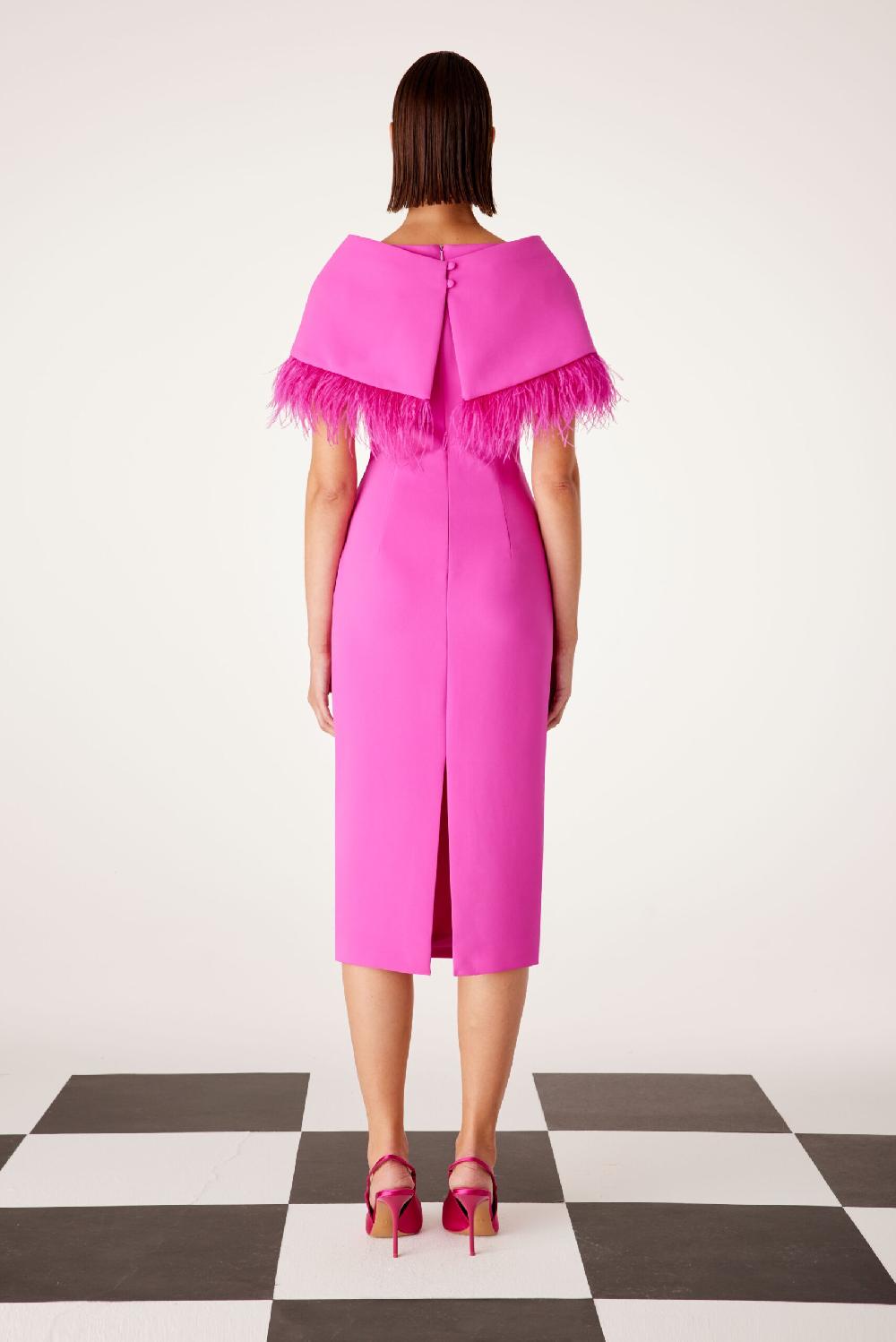 Carla ruiz Ref. 51509 Vestido capa plumas Precio ultrabajo