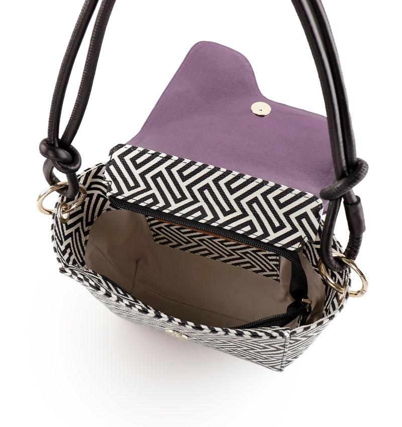 Chie mihara BONKA BLACK En oferta