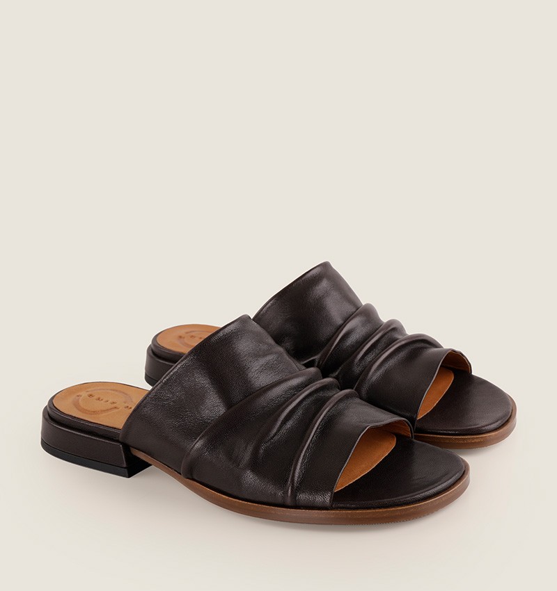Chie mihara WAMEI BROWN Envío gratis
