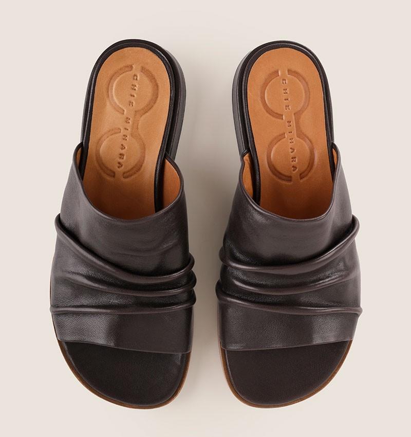 Chie mihara WAMEI BROWN Envío gratis