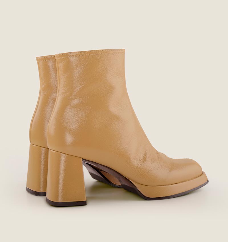 Chie mihara KENTIN NUDE Última moda