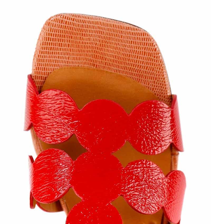 Chie mihara LUCALA RED 2025