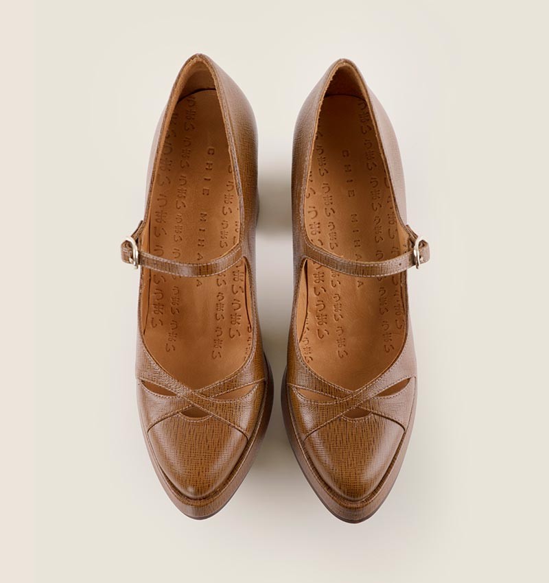 Chie mihara FANTEL BROWN Última moda