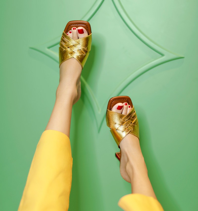 Chie mihara NALMA DALI GOLD En oferta