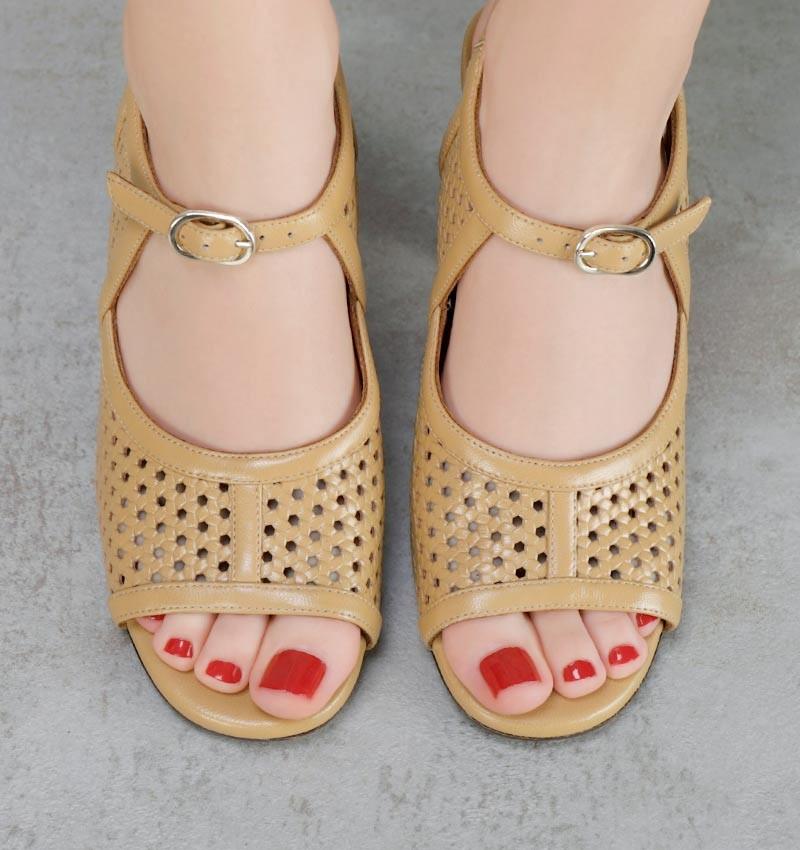 Chie mihara BEILA BEIGE Envío gratis