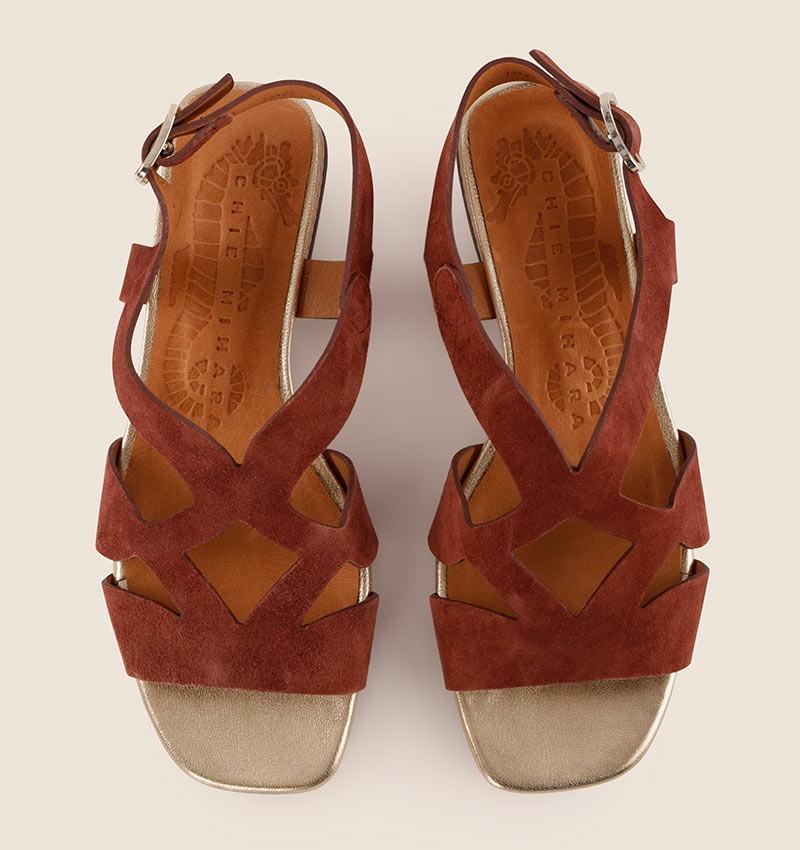 Chie mihara TAINI BROWN En oferta