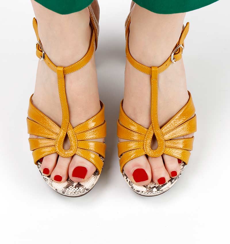 Chie mihara CAFRA YELLOW Envío gratis