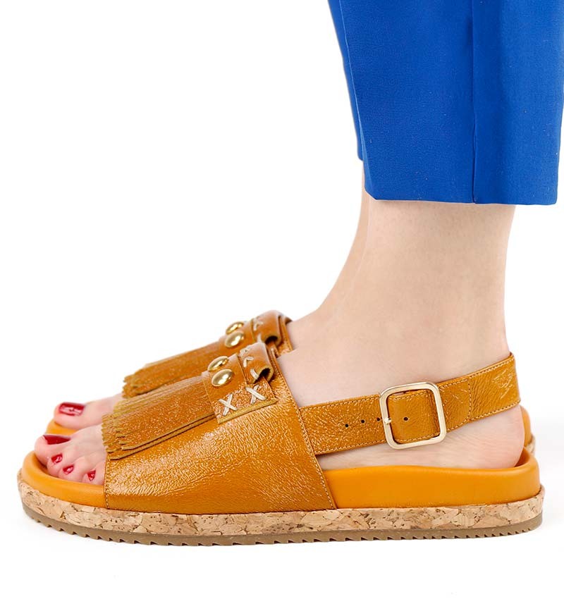 Chie mihara YUGAU ORANGE Ahorra y exporta