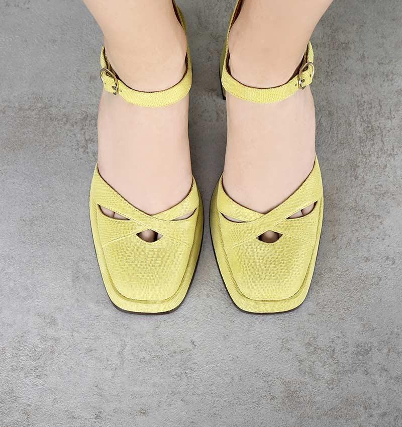 Chie mihara IDINA YELLOW Liquidación