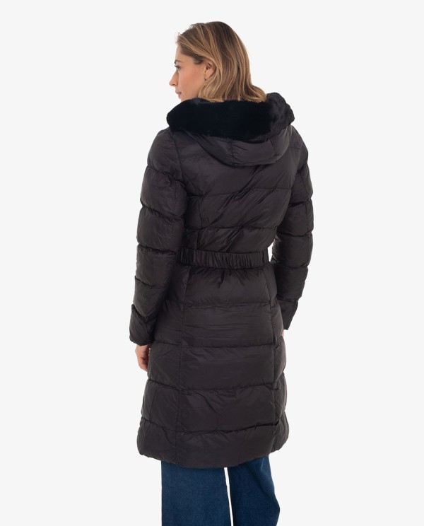 Cuplé PARKA LARGA DE NYLON NEGRO CON DETALLE DE PELO Devoluciones gratuitas