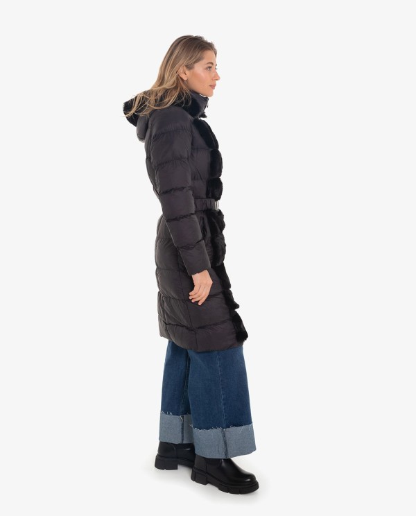 Cuplé PARKA LARGA DE NYLON NEGRO CON DETALLE DE PELO Devoluciones gratuitas