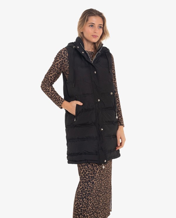Cuplé CHALECO LARGO DE NYLON NEGRO 2025