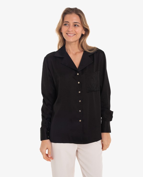Cuplé CAMISA NEGRA SATINADA CON BOLSILLO