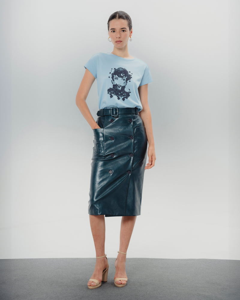Dolores promesas Camiseta Ilustrada Celeste Dolores