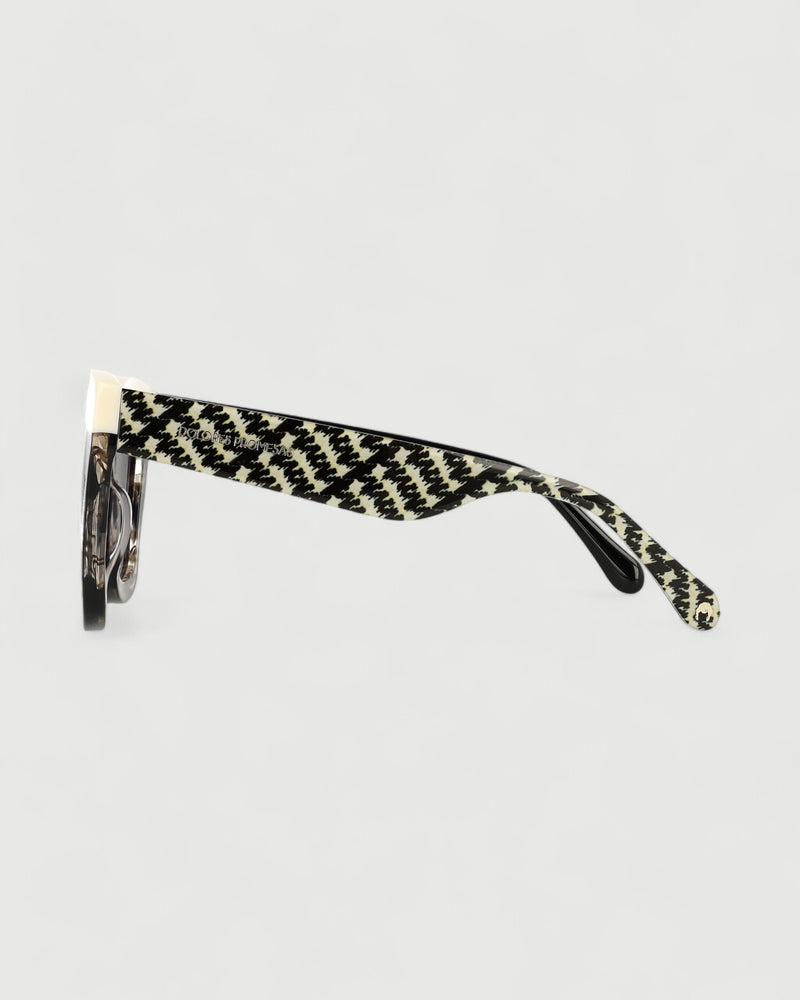 Dolores promesas Gafa oversize negro jaspeado beige y estampado Oferta exclusiva