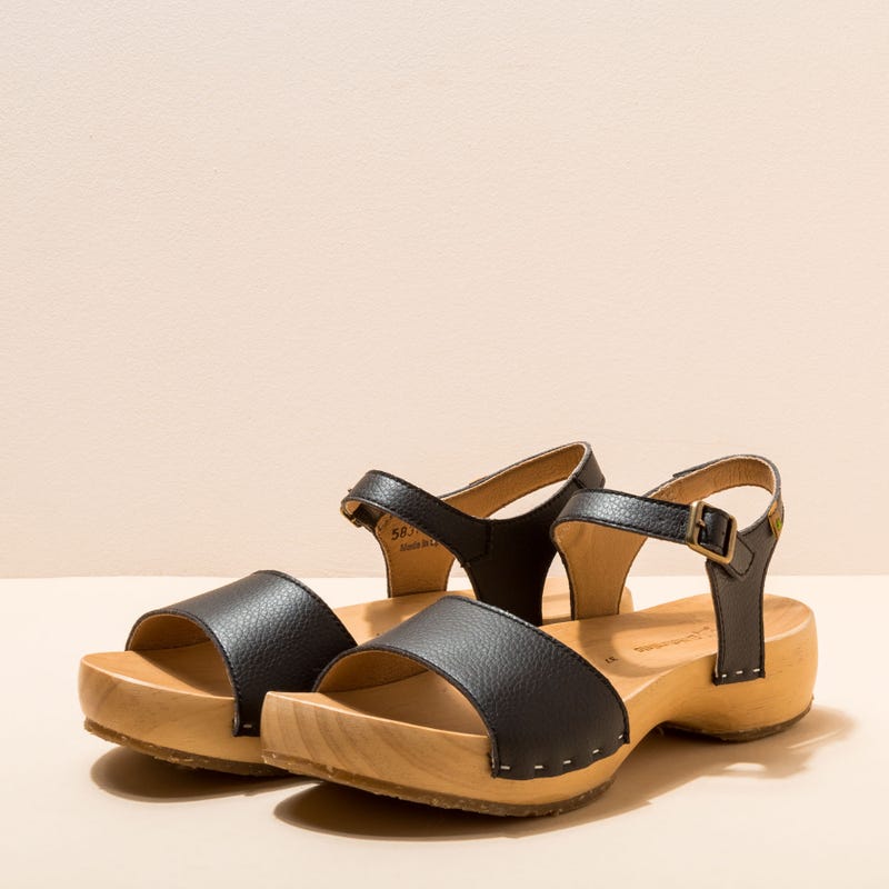 El naturalista N5831T PATH BLACK / SHOKUNIN 2025
