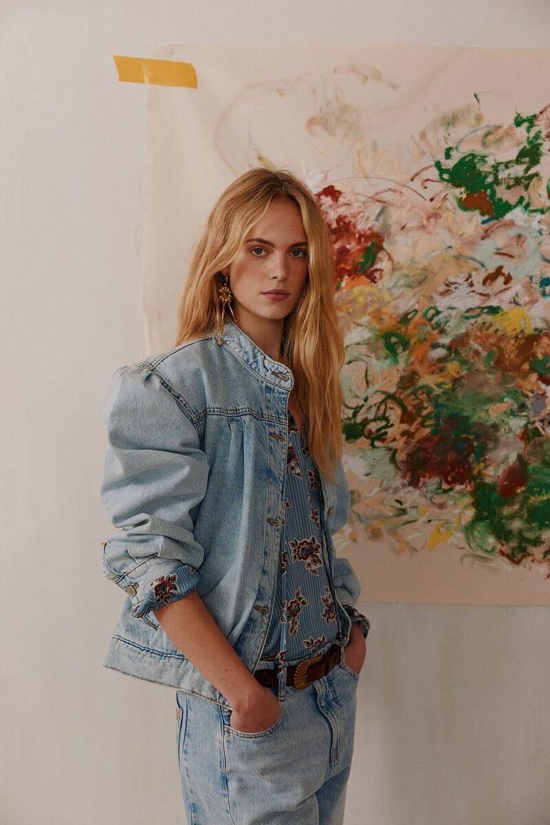Hoss intropia Blanca. Chaqueta bomber denim | Kimonos y Chaquetas de mujer | Hoss Intropia Grandes descuentos