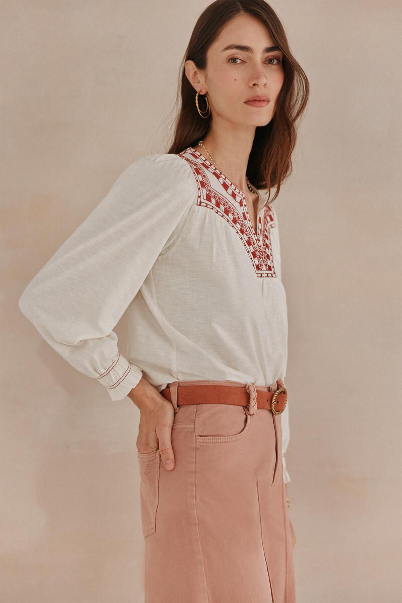 Hoss intropia Fabiana. Camiseta bordado a contraste. | Camisetas y tops de mujer | Hoss Intropia Mejor oferta
