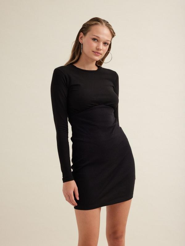 In side Vestido negro combinado Liquidación