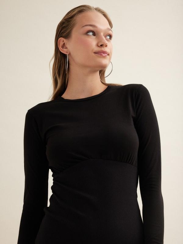 In side Vestido negro combinado Liquidación
