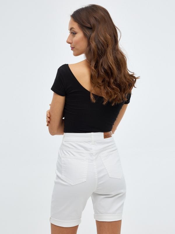 In side Bermuda denim básica Tienda