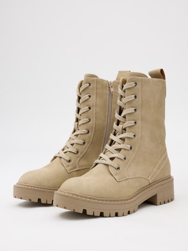 In side Botas media caña con plataforma COMPRAR AHORA