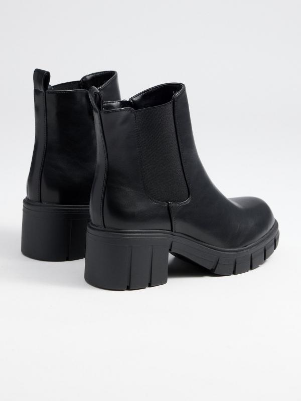 In side Botines con elásticos y plataforma Último día