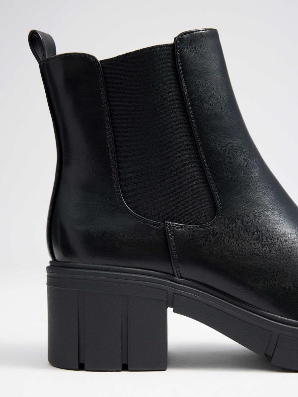In side Botines con elásticos y plataforma Último día