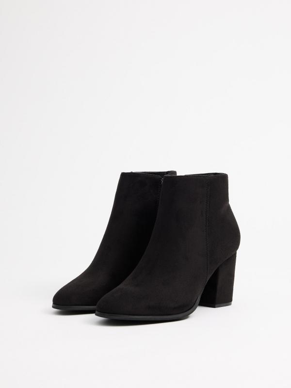 In side Botines básicos con tacón ancho Precio de fábrica