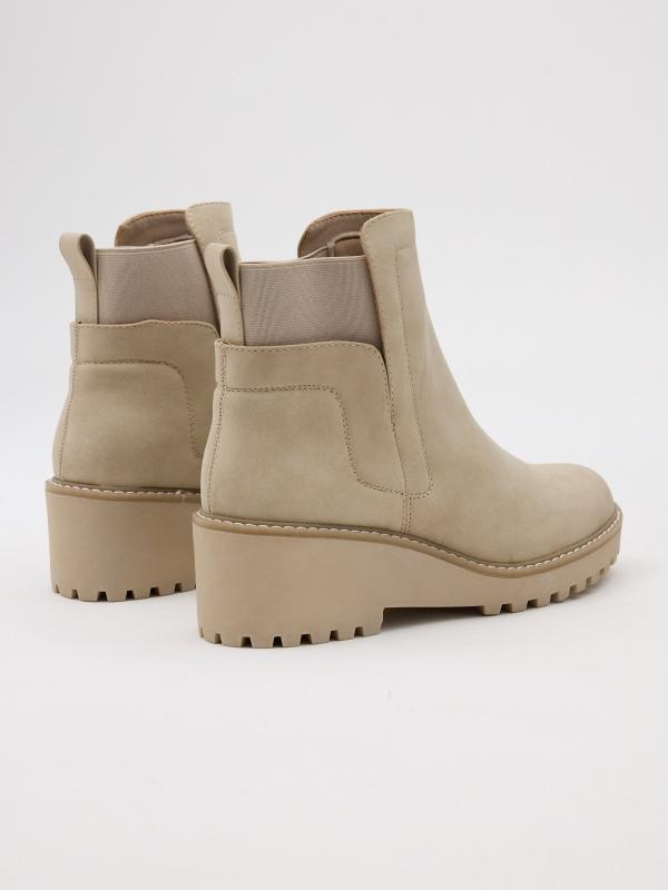 In side Botas con cuña y elasticos Promoción trimestral