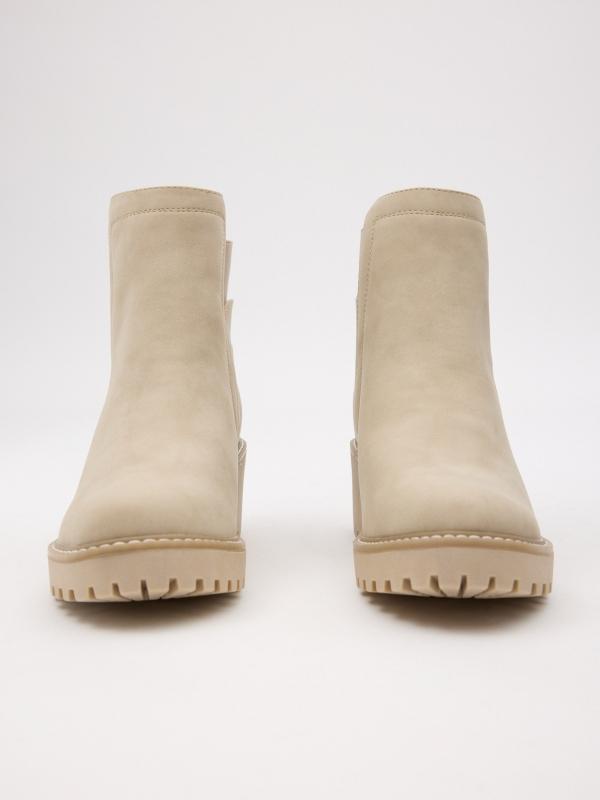 In side Botas con cuña y elasticos Promoción trimestral
