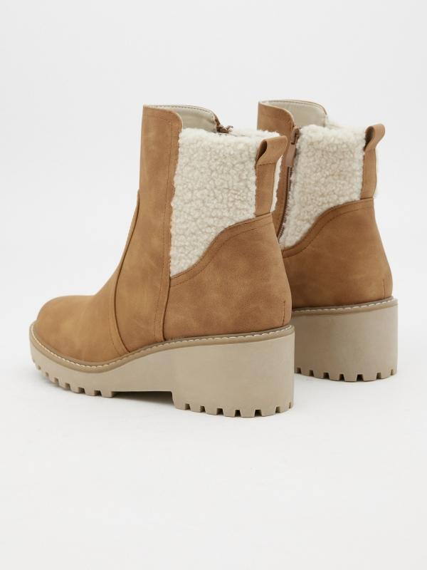 In side Botines con cuña y borreguillo Limitado a 3 días