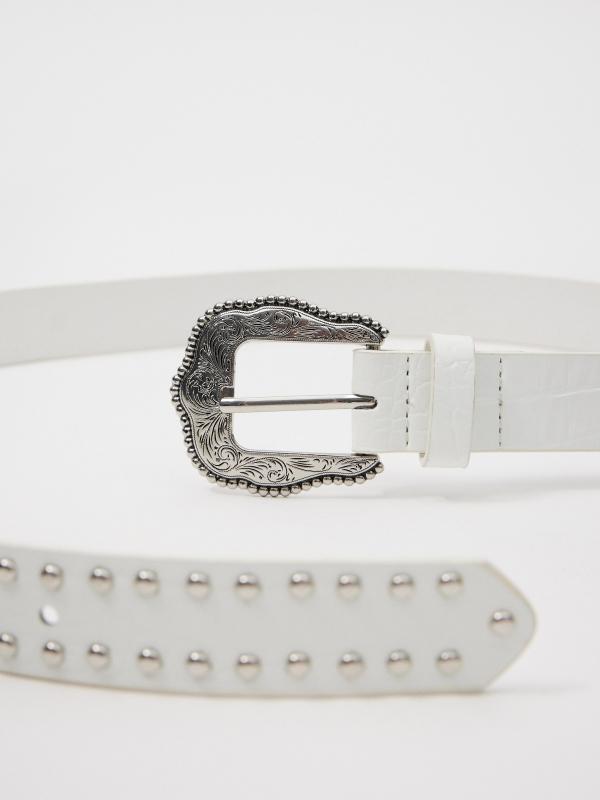 In side Cinturón blanco con hebilla y tachas Gran oferta