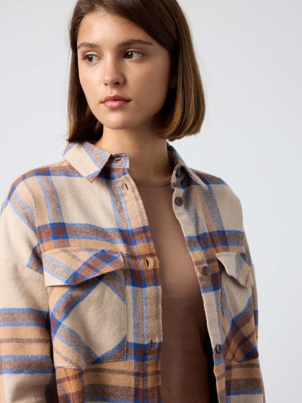 In side Sobrecamisa de cuadros camel y azul Liquidación