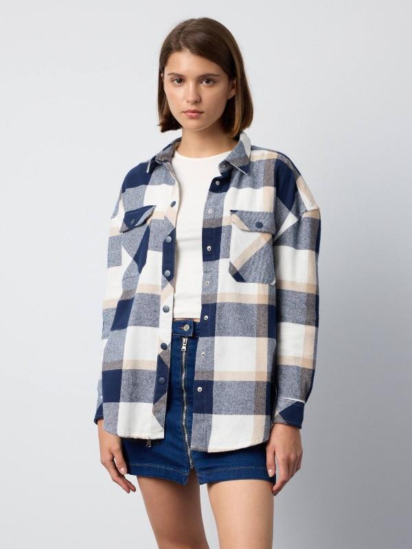 In side Camisa oversized cuadros con bolsillos