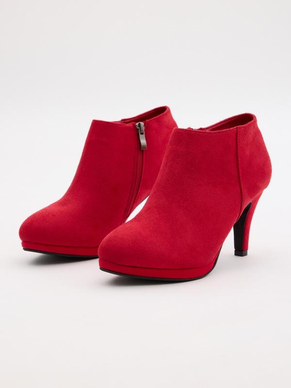 In side Zapatos tacón fino de ante rojo Descuentos del mes