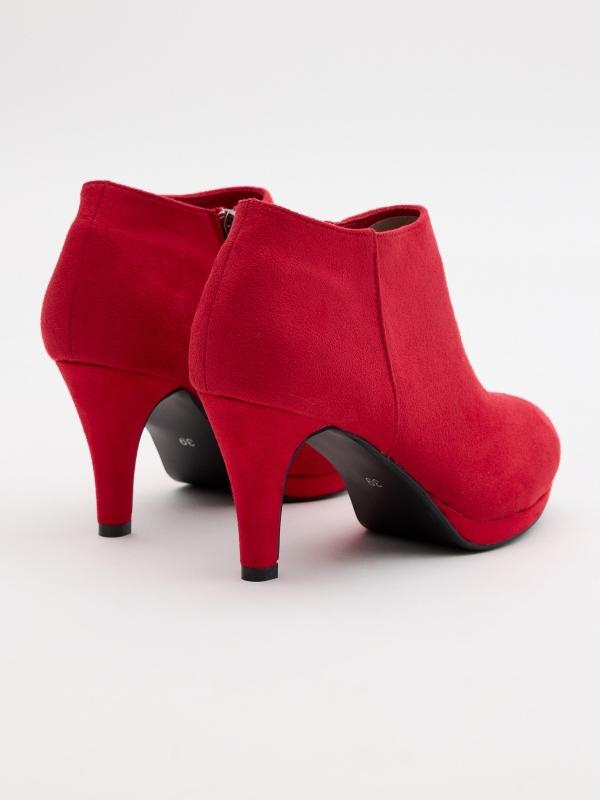 In side Zapatos tacón fino de ante rojo Descuentos del mes