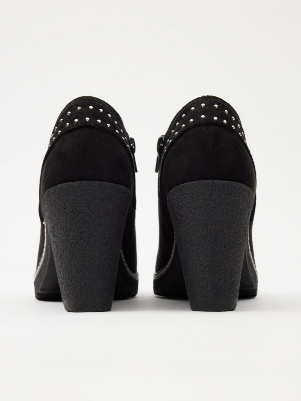 In side Zapatos con tachas tacón ancho Ofertas de temporada