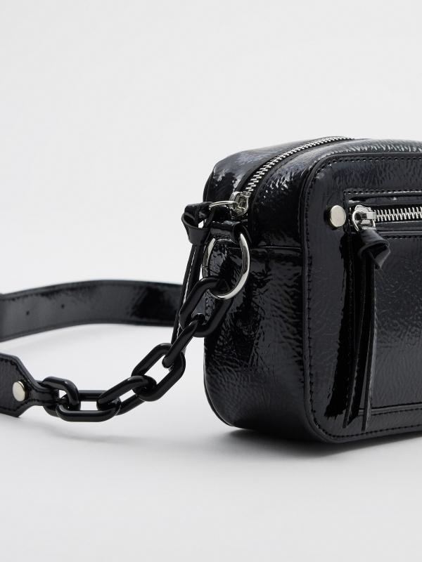In side Bolso bandolera efecto charol Devoluciones gratuitas