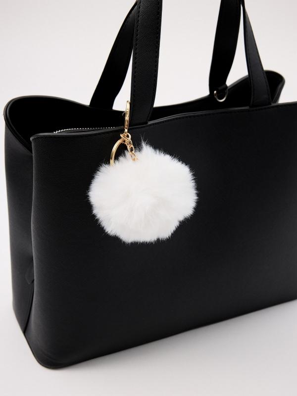 In side Llavero pompón blanco COMPRAR AHORA