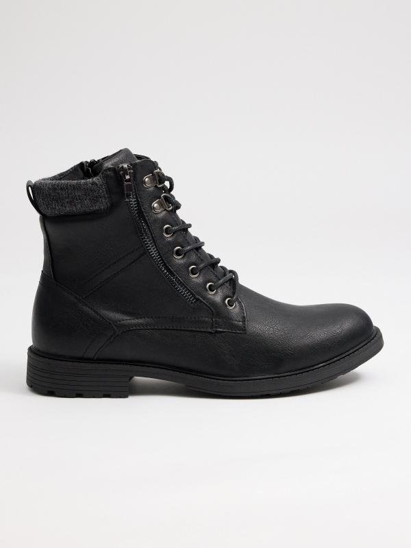 In side Bota negra detalle cremallera