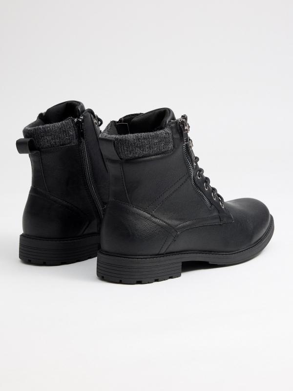 In side Bota negra detalle cremallera Últimos 3 días