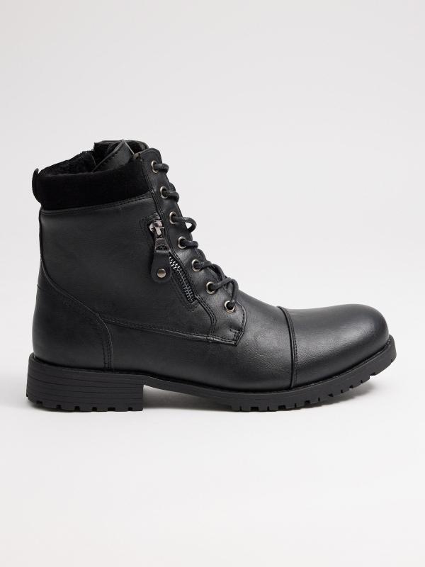 In side Bota negra detalle cremallera