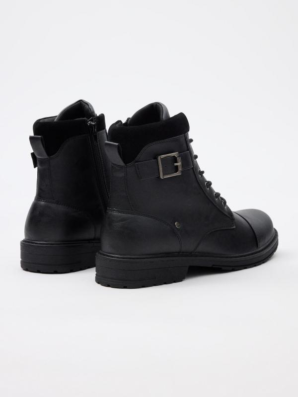 In side Bota polipiel con hebilla Liquidación