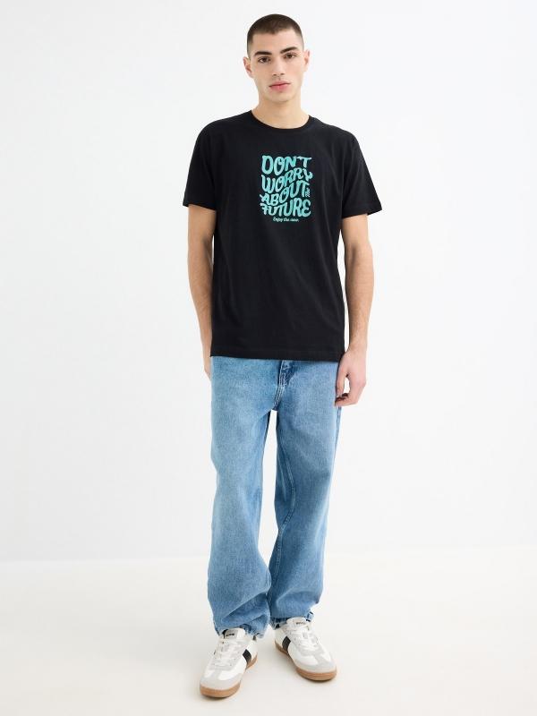 In side Camiseta manga corta texto Don't Worry Últimos 2 días