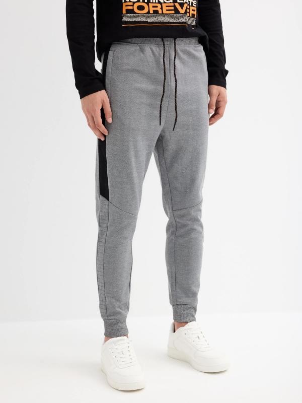 In side Pantalón jogger Devoluciones gratuitas